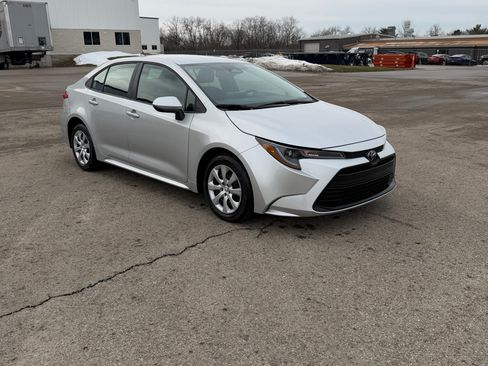 Used 2025 Toyota Corolla LE image 1