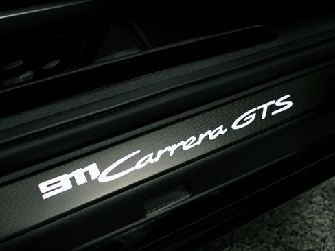 Used 2024 Porsche 911 Carrera GTS image 37