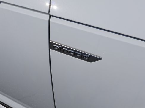 Used 2017 Audi A4 2.0T allroad Premium Plus image 11