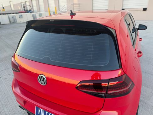 Used 2017 Volkswagen GTI Sport image 10