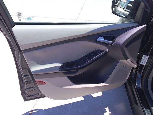 Used 2013 Ford Focus Electric Hatchback FWD image 9