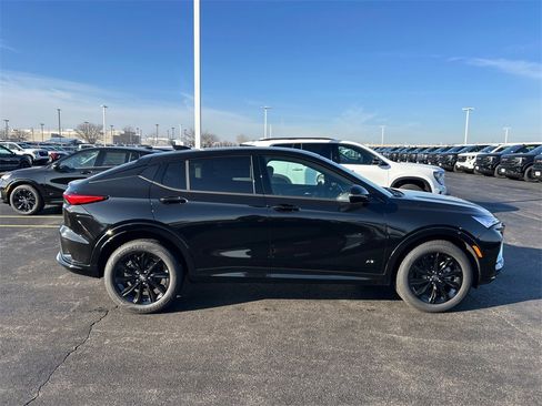 New 2026 Buick Envista Sport Touring image 9