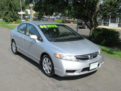 Used 2009 Honda Civic LX Sedan image 1