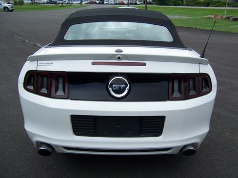Used 2013 Ford Mustang GT Convertible RWD image 5