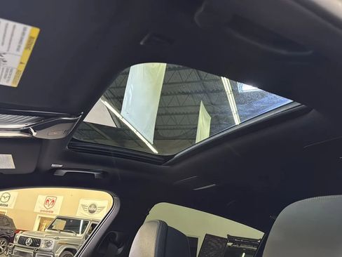Used 2019 BMW 740i w/ M-Sport Package RWD image 19