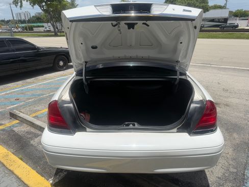 Used 2010 Ford Crown Victoria Police Interceptor RWD image 26