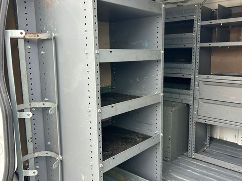 Used 2014 Chevrolet Express 2500 image 19