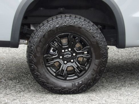 Used 2025 Chevrolet Silverado 1500 4x4 Crew Cab ZR2 image 11