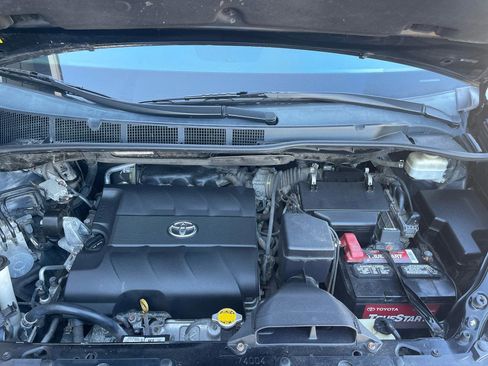 Used 2015 Toyota Sienna SE image 33