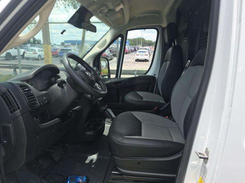 Used 2024 RAM ProMaster 2500 136 High Roof FWD image 4