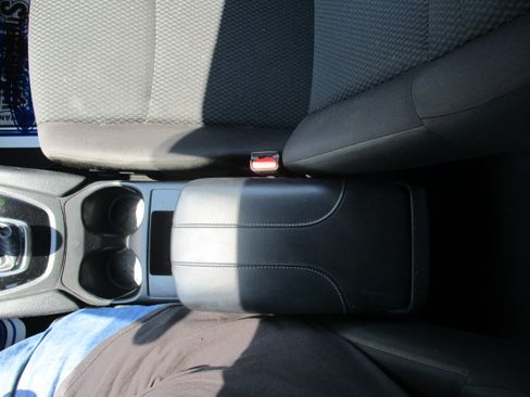 Used 2017 Nissan Rogue Sport S image 39