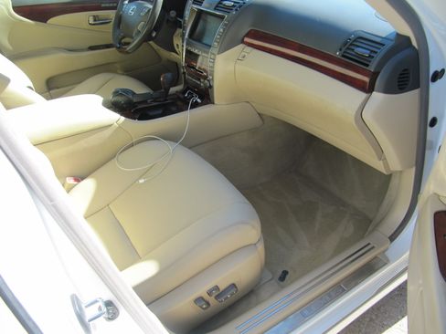 Used 2008 Lexus LS 460 Luxury image 18
