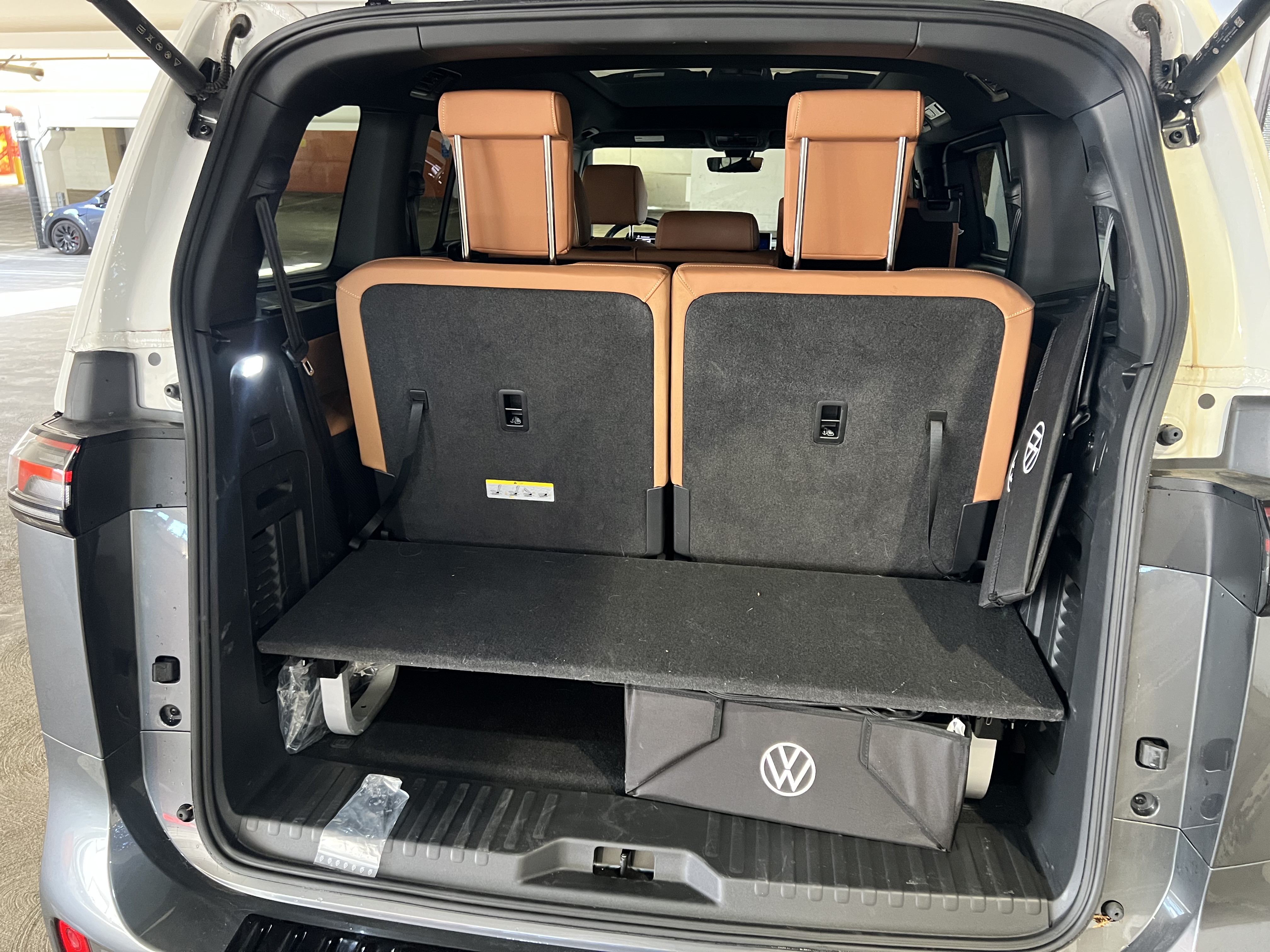 Used 2025 Volkswagen ID. Buzz Pro S Plus RWD image 19