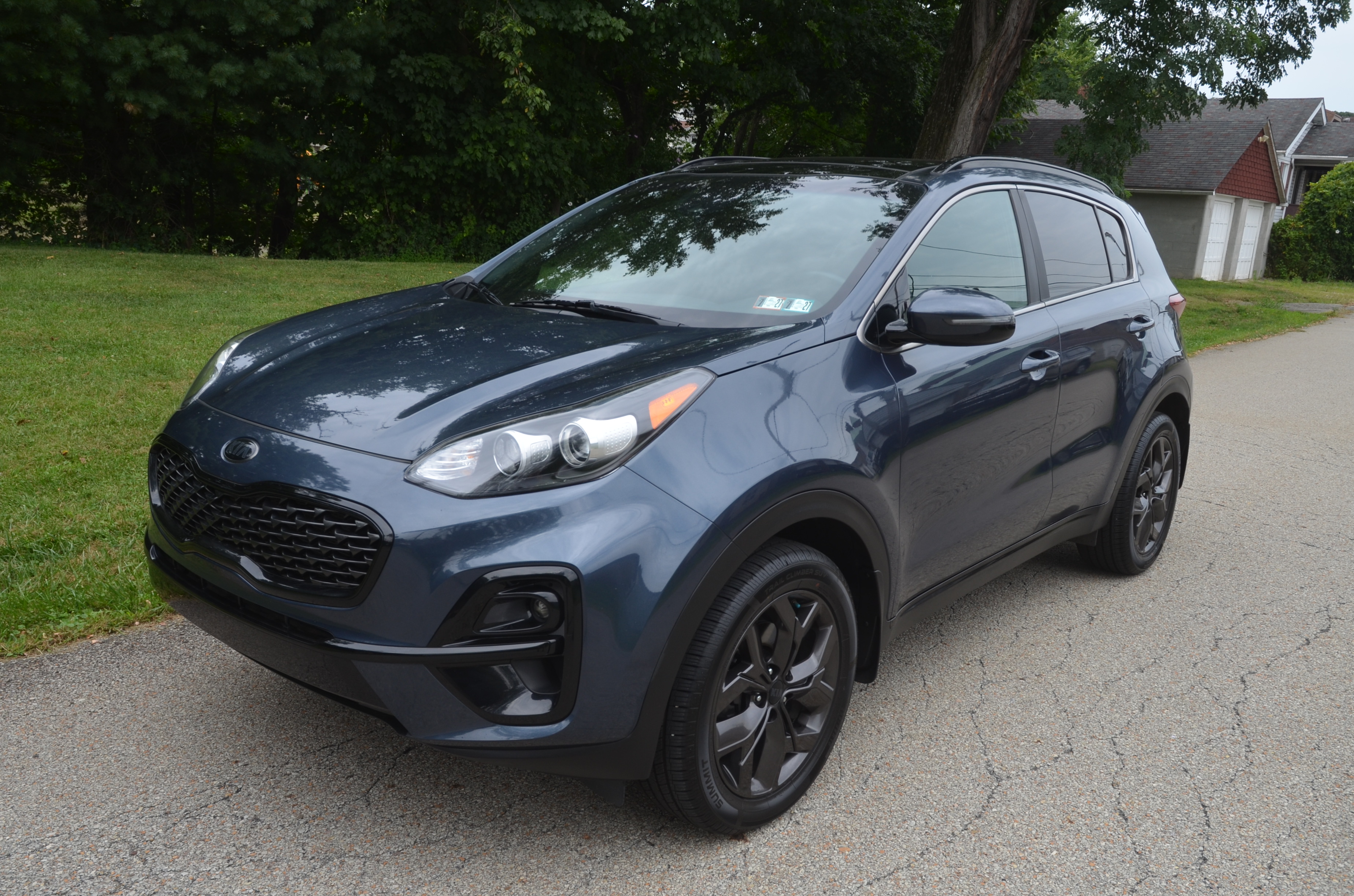Used 2022 Kia Sportage AWD Nightfall Edition image 2