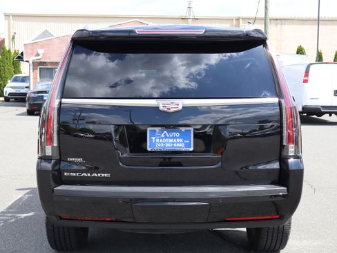 Used 2020 Cadillac Escalade 4WD Luxury image 7