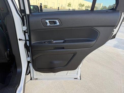 Used 2013 Ford Explorer image 73
