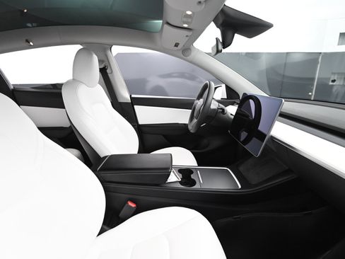 Used 2021 Tesla Model Y Performance image 42