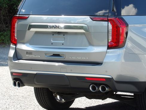 Used 2023 GMC Yukon 4WD Denali image 13
