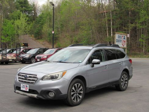 Used 2015 Subaru Outback 3.6R Limited AWD/4WD image 1