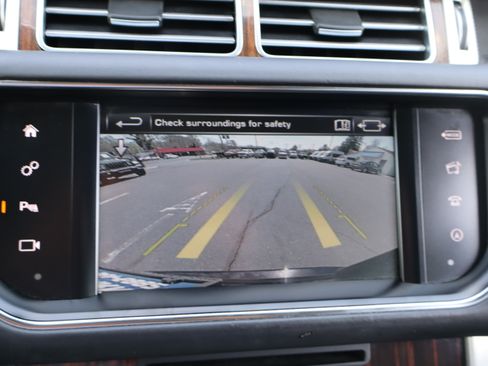 Used 2016 Land Rover Range Rover HSE image 26