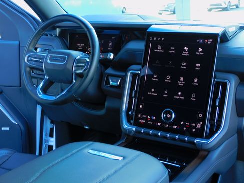 Used 2025 GMC Yukon Denali image 30