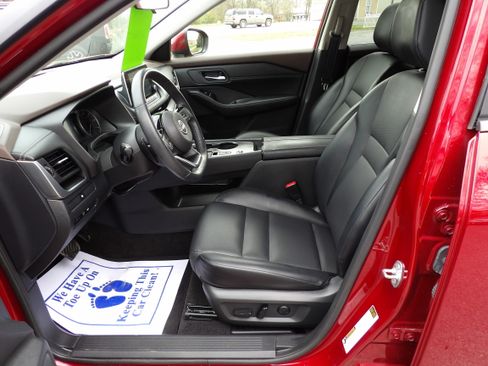 Used 2023 Nissan Rogue SV image 6