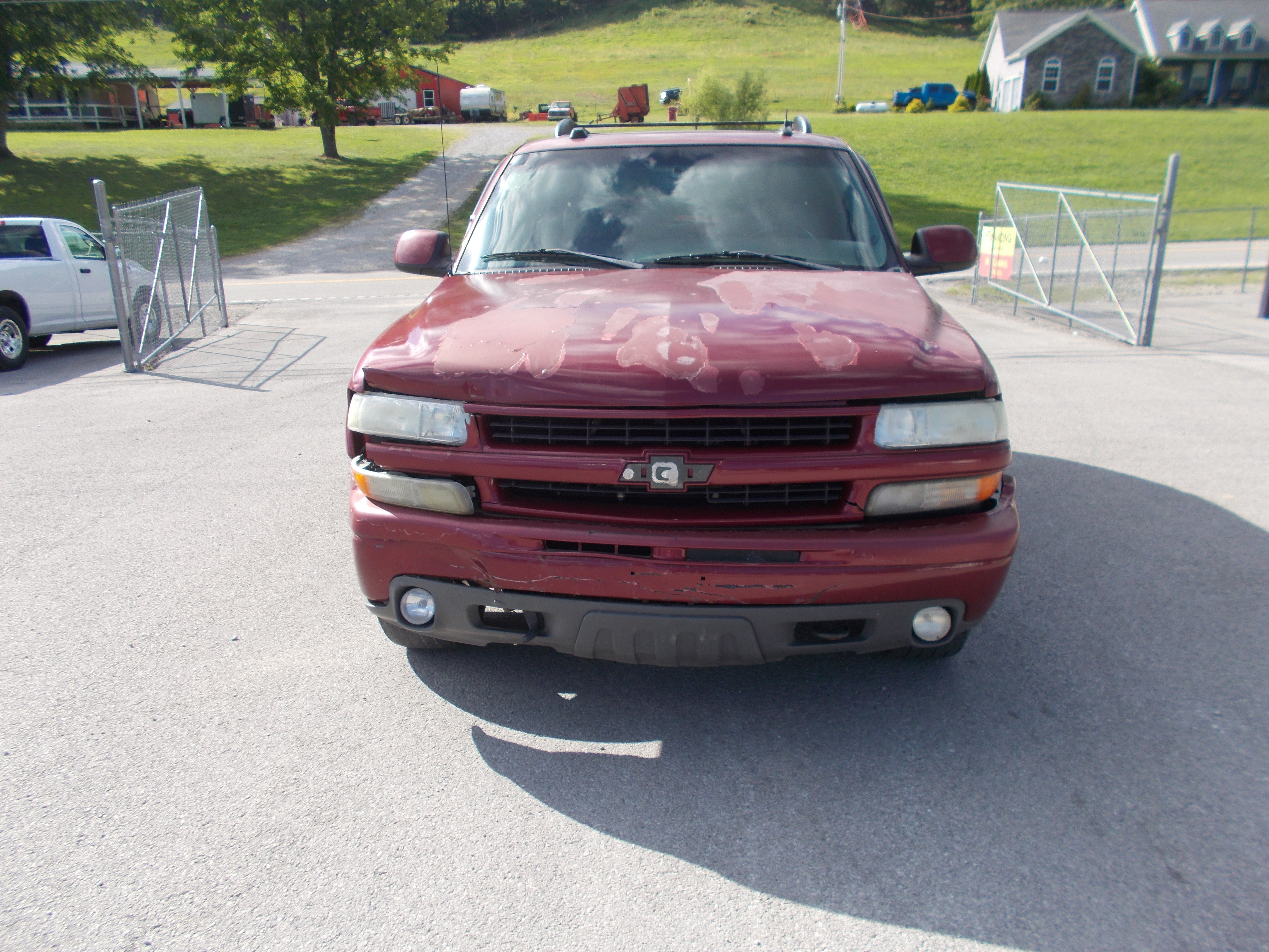 Used 2004 Chevrolet Tahoe 4WD image 2