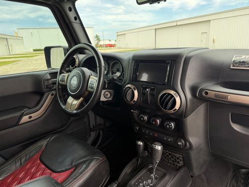 Used 2016 Jeep Wrangler 75th Anniversary AWD/4WD image 72