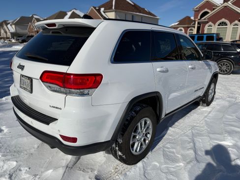 Used 2019 Jeep Grand Cherokee Laredo AWD/4WD image 6