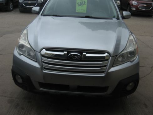 Used 2014 Subaru Outback 2.5i Premium AWD/4WD image 2