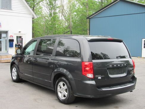 Used 2012 Dodge Grand Caravan SXT FWD image 4