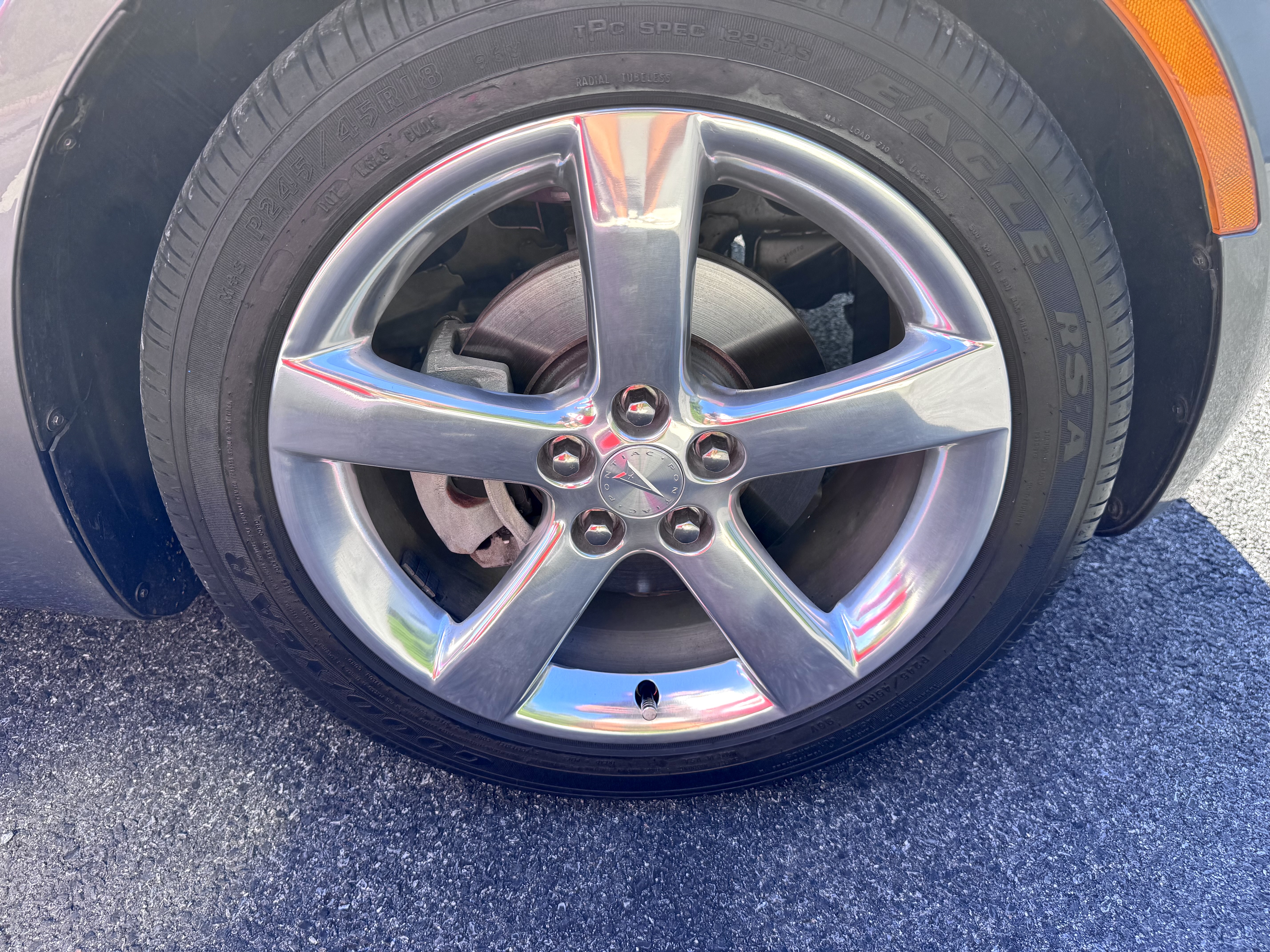Used 2006 Pontiac Solstice RWD image 13