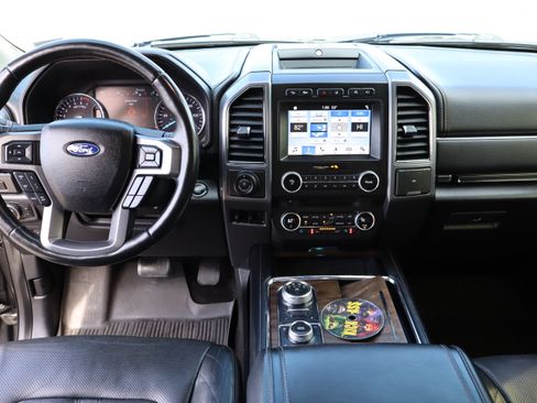 Used 2018 Ford Expedition Platinum image 24