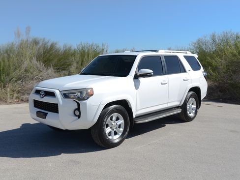 Used 2017 Toyota 4Runner SR5 Premium image 1