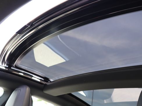 Used 2017 Tesla Model S 75 RWD image 31
