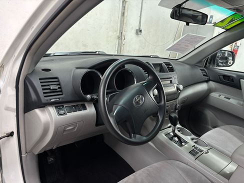 Used 2012 Toyota Highlander Sport image 14