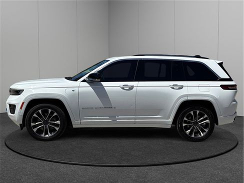 Used 2022 Jeep Grand Cherokee Overland image 5