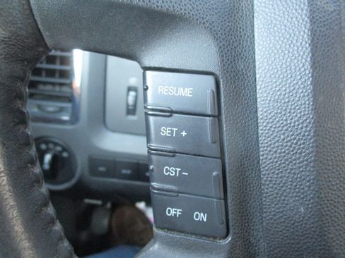 Used 2008 Ford Escape Limited image 28