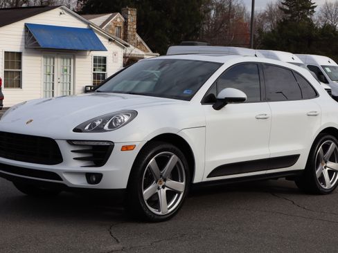Used 2018 Porsche Macan Sport Edition image 3
