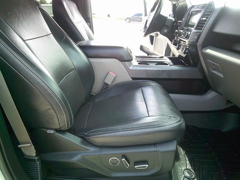 Used 2017 Ford F150 XLT AWD/4WD image 8