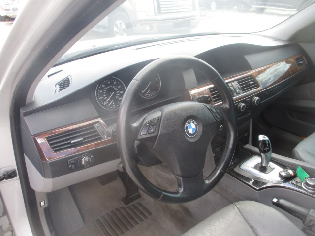 Used 2010 BMW 535i Sedan RWD image 11