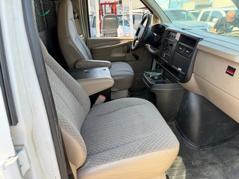 Used 2007 Chevrolet Express 2500 UNAVAIL RWD image 9