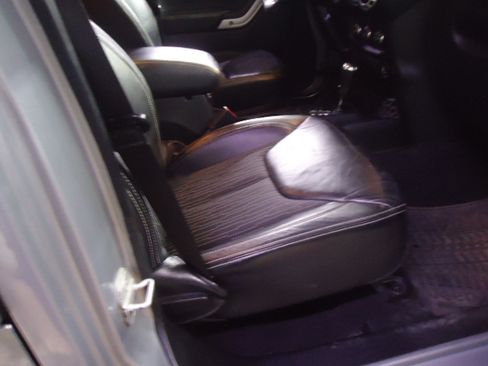 Used 2013 Jeep Wrangler Freedom Edition image 5