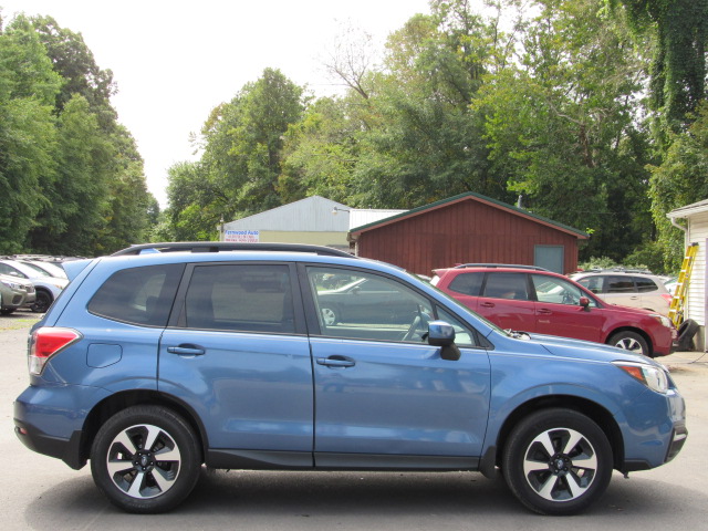 Used 2017 Subaru Forester 2.5i Premium AWD/4WD image 11