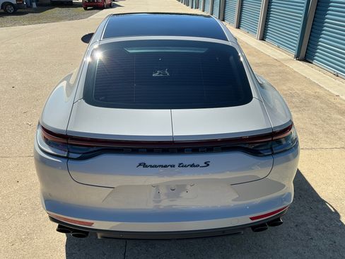 Used 2021 Porsche Panamera Turbo S image 3