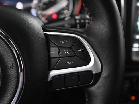 Used 2018 Jeep Compass Trailhawk image 34