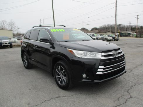 Used 2018 Toyota Highlander XLE image 4