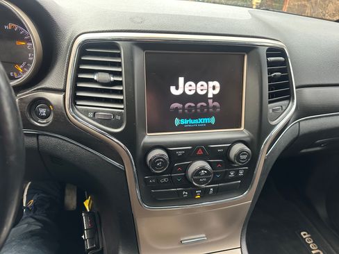 Used 2014 Jeep Grand Cherokee Limited image 18