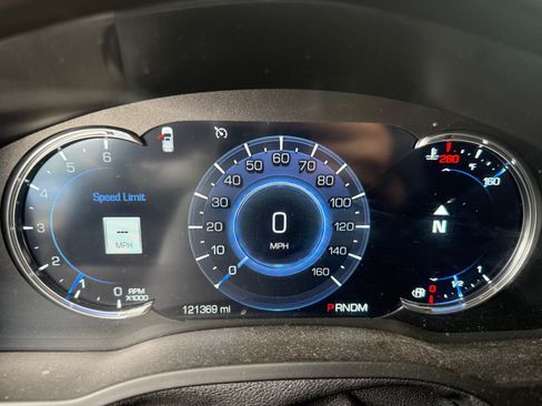 Used 2016 Cadillac Escalade Premium Luxury image 12