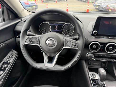 Used 2025 Nissan Sentra SV FWD image 16